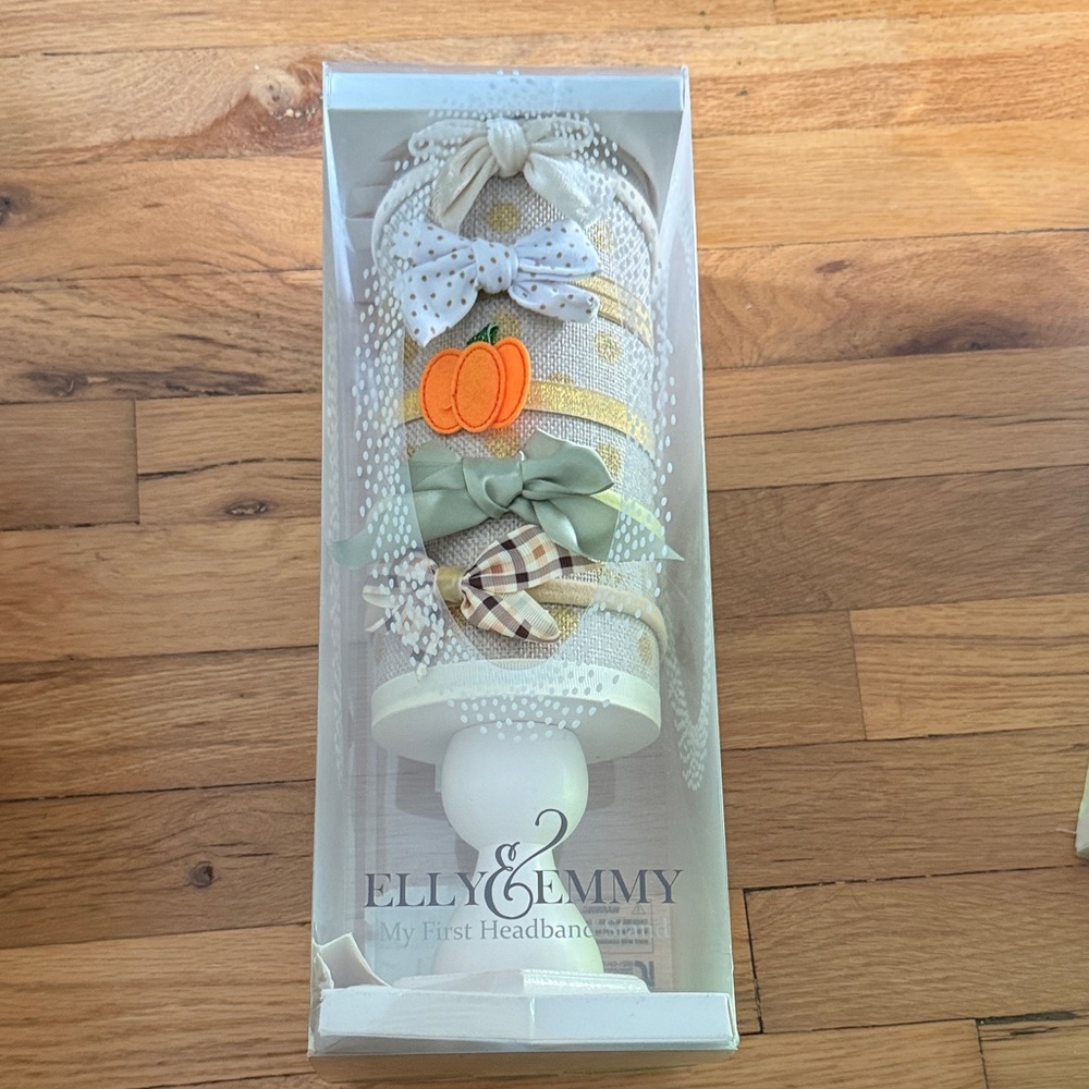 Elly & Emmy: My First Headband Stand